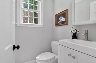 35 Cleveland Rd, Wellesley, MA 02481 - Photo 9
