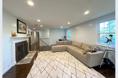 10 Meadowview Rd, Wayland, MA 01778 - Photo 9