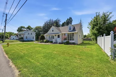 375 River Rd, Agawam, MA 01001 - Photo 5