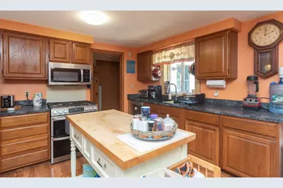 10 Amherst Ave, Bridgewater, MA 02324 - Photo 9