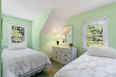 31 Hiawatha Rd, Woburn, MA 01801 - Photo 17