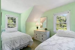 31 Hiawatha Rd, Woburn, MA 01801 - Photo 17