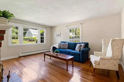 31 Hiawatha Rd, Woburn, MA 01801 - Photo 3