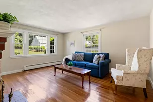 31 Hiawatha Rd, Woburn, MA 01801 - Photo 3
