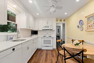 31 Hiawatha Rd, Woburn, MA 01801 - Photo 5