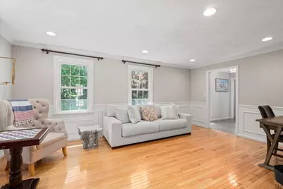 2 Garrison Ln, Southborough, MA 01772 - Photo 9