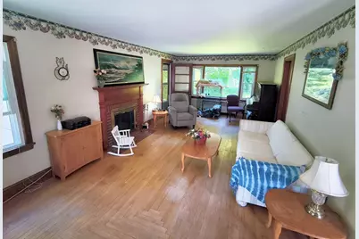 4 Pleasant St, Plainville, MA 02762 - Photo 9