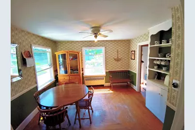 4 Pleasant St, Plainville, MA 02762 - Photo 3