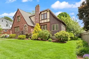 9 Mayfield Rd, Belmont, MA 02478 - Photo 3