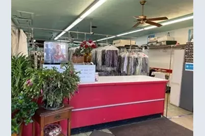 423 East St, Chicopee, MA 01020 - Photo 3