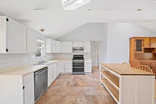 8 Winthrop Ave, Duxbury, MA 02332 - Photo 3
