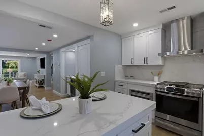 8 Linden Rd #1, Melrose, MA 02176 - Photo 9