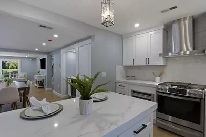 8 Linden Rd #1, Melrose, MA 02176 - Photo 9