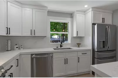 8 Linden Rd #1, Melrose, MA 02176 - Photo 7