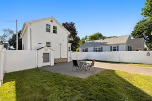 12 Johnson Ave, Peabody, MA 01960 - Photo 5