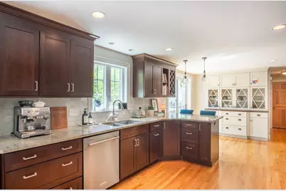 256 Mapleshade Ave, East Longmeadow, MA 01028 - Photo 11