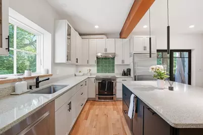 108 Kilby St, Hingham, MA 02043 - Photo 5