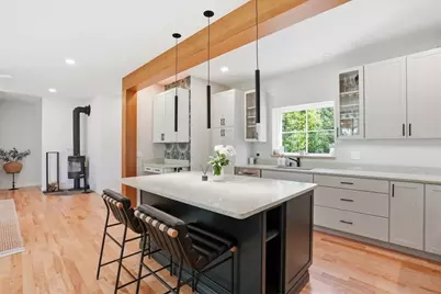 108 Kilby St, Hingham, MA 02043 - Photo 3