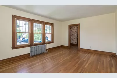 47 Pleasant St #1, East Longmeadow, MA 01028 - Photo 3