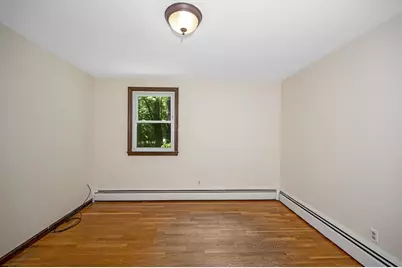 40 Sherburne Ave, Tyngsborough, MA 01879 - Photo 15