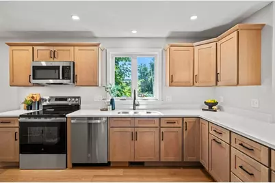 9 4th Ave #9, Haverhill, MA 01830 - Photo 3