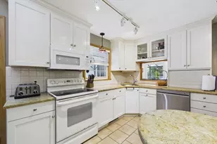 121 Plain St, Rehoboth, MA 02769 - Photo 15