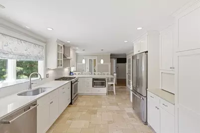 7 Lawrence Cir, Medfield, MA 02052 - Photo 11