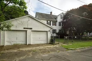 59-61 Carlisle St, Springfield, MA 01109 - Photo 9