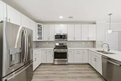 320 Middlesex Ave #D208, Medford, MA 02155 - Photo 3
