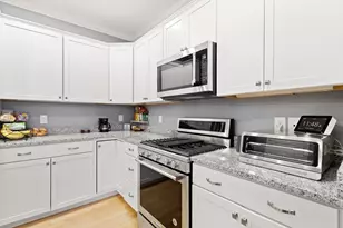 100 Baldwin Ave, Woburn, MA 01801 - Photo 15