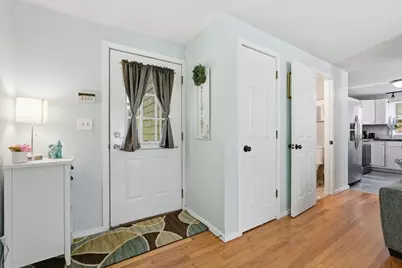 68 Laurel St #B, Greenfield, MA 01301 - Photo 7