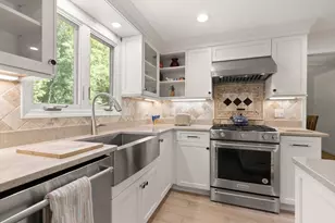 80 Hampton Rd, Sharon, MA 02067 - Photo 5