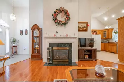 38 Holly Ln #38, Dracut, MA 01826 - Photo 7