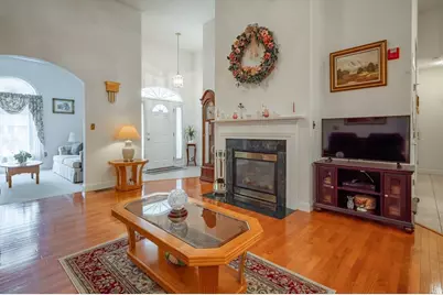 38 Holly Ln #38, Dracut, MA 01826 - Photo 5