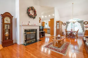 38 Holly Ln, Dracut, MA 01826 - Photo 3
