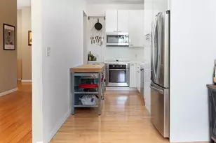 7 Bay State Rd, Boston, MA 02215 - Photo 11