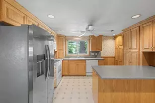 360 S Main St, Bellingham, MA 02019 - Photo 9