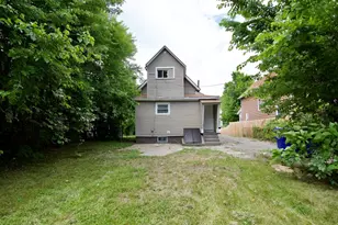 69 Manhattan St, Springfield, MA 01109 - Photo 3