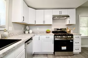 69 Manhattan St, Springfield, MA 01109 - Photo 19