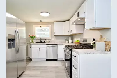 69 Manhattan St, Springfield, MA 01109 - Photo 17