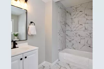 69 Manhattan St, Springfield, MA 01109 - Photo 21