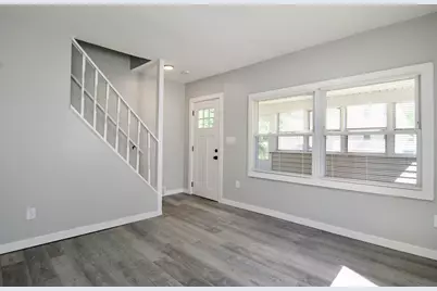 69 Manhattan St, Springfield, MA 01109 - Photo 7