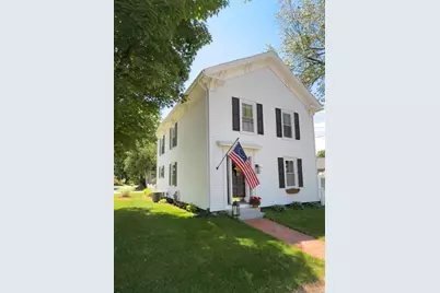 11 High St, West Brookfield, MA 01585 - Photo 1