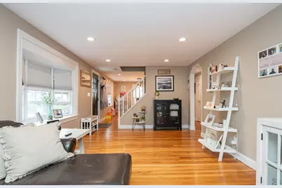 5 Charles St, Peabody, MA 01960 - Photo 3