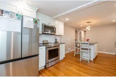 5 Charles St, Peabody, MA 01960 - Photo 9
