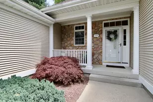 17 Spruce Dr, Wilbraham, MA 01095 - Photo 3