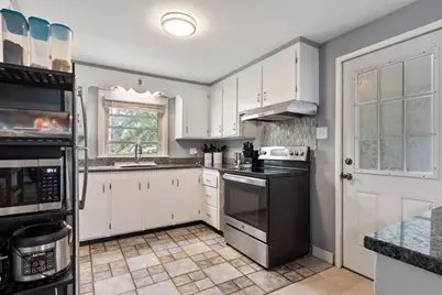 4 Cranston St, Worcester, MA 01606 - Photo 13