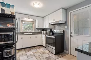 4 Cranston St, Worcester, MA 01606 - Photo 13
