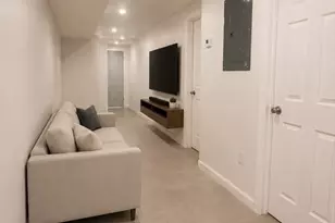217 Washington St, Lynn, MA 01902 - Photo 3