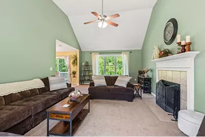 9 Gannett Way, Hopedale, MA 01747 - Photo 3